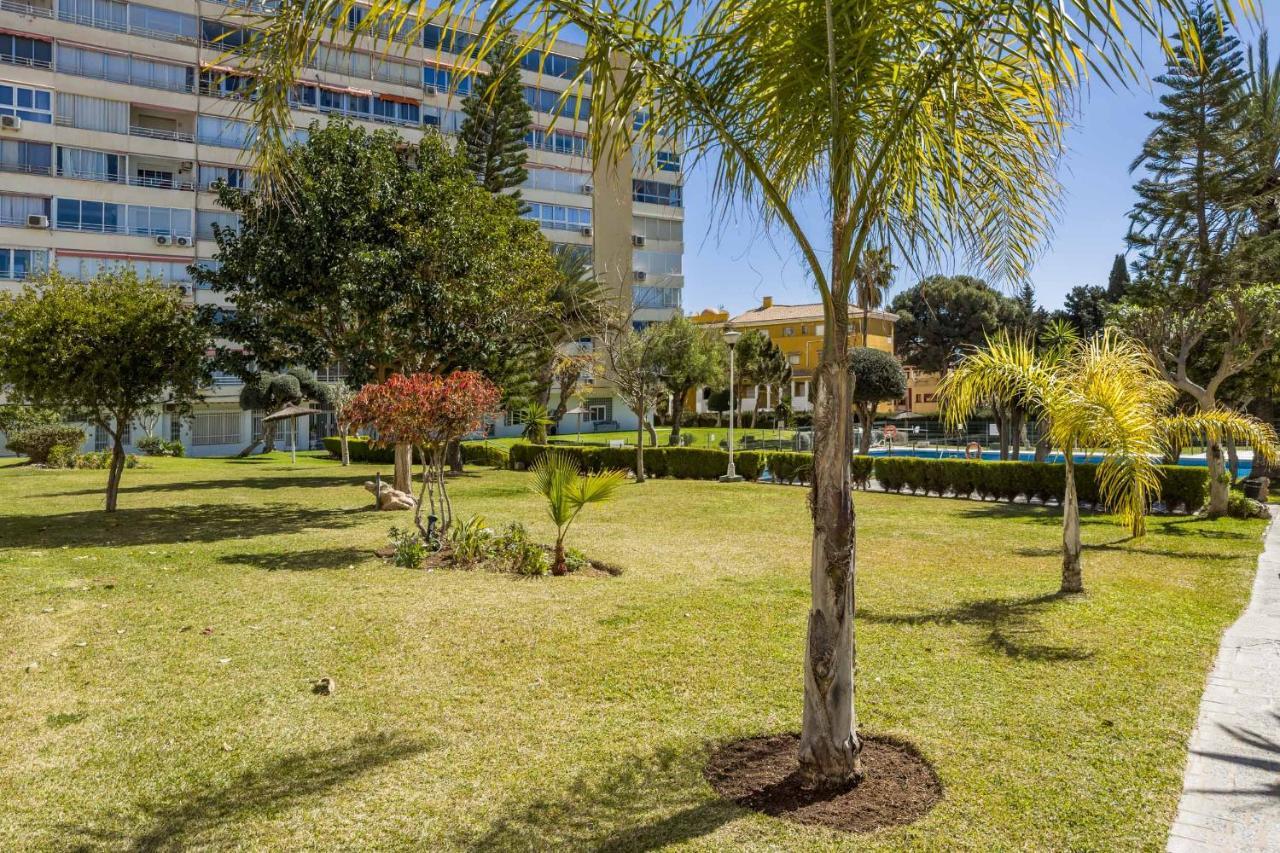 Apartamento Acogedor, Terraza, Piscina Y Mar Benalmádena Eksteriør bilde