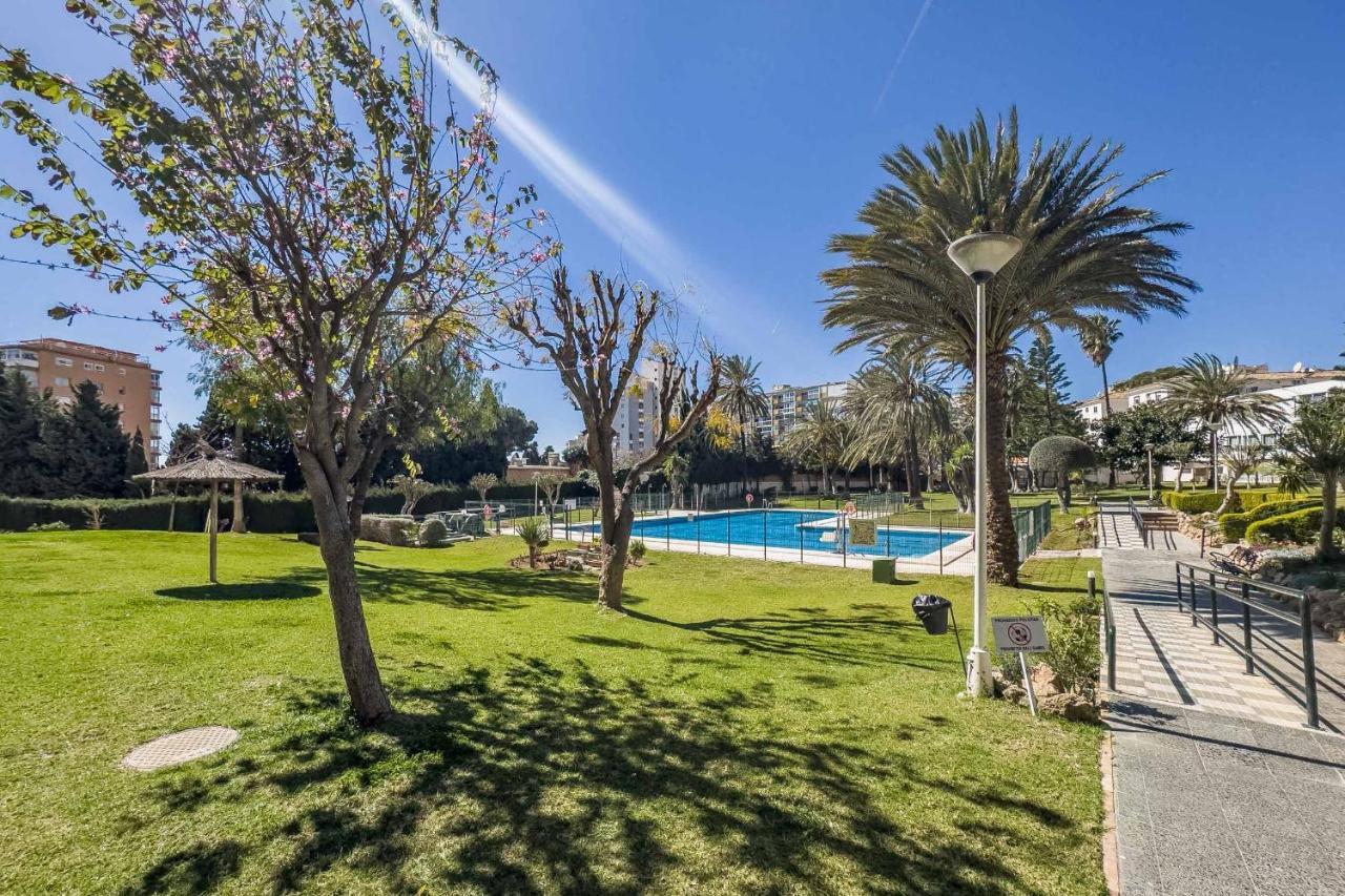 Apartamento Acogedor, Terraza, Piscina Y Mar Benalmádena Eksteriør bilde