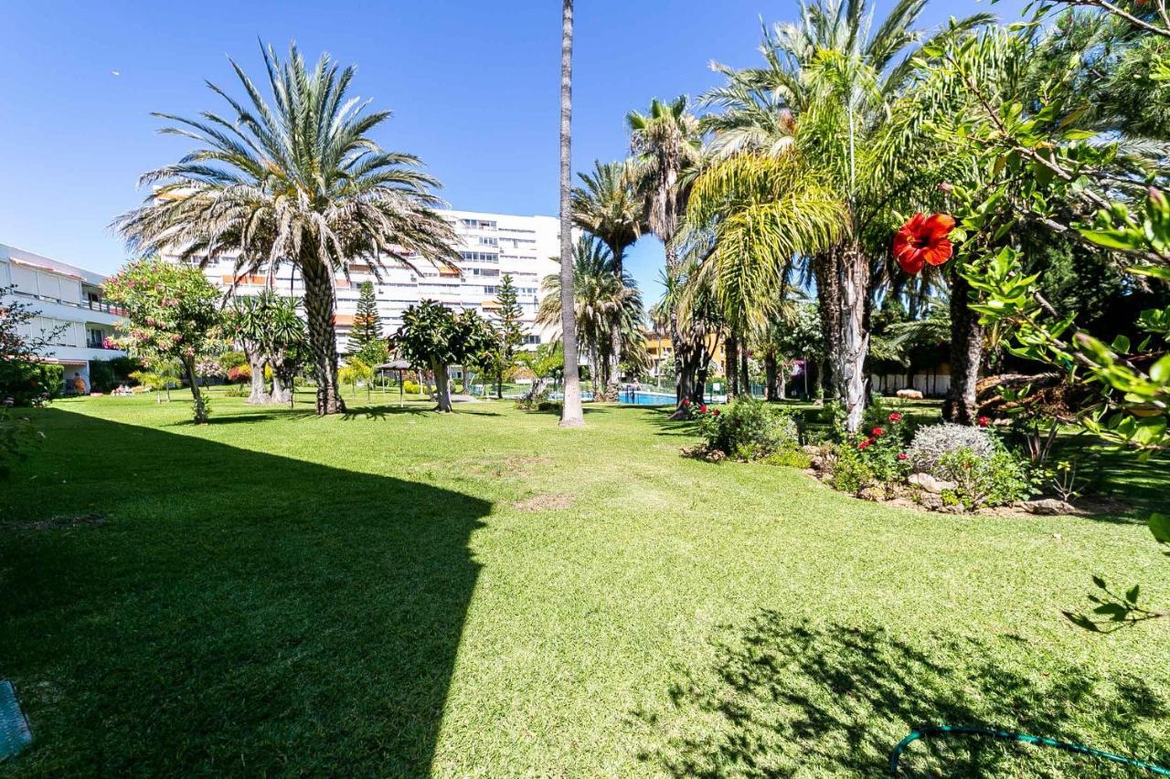 Apartamento Acogedor, Terraza, Piscina Y Mar Benalmádena Eksteriør bilde